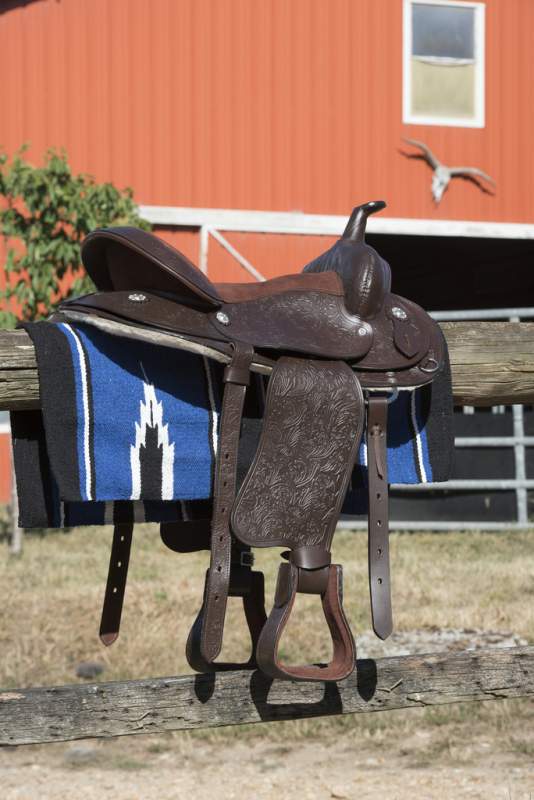 Majestic Ally Satteldecke Aus Acryl – 86,4 X 91,4 Cm, Handgewebt In Königsblau
